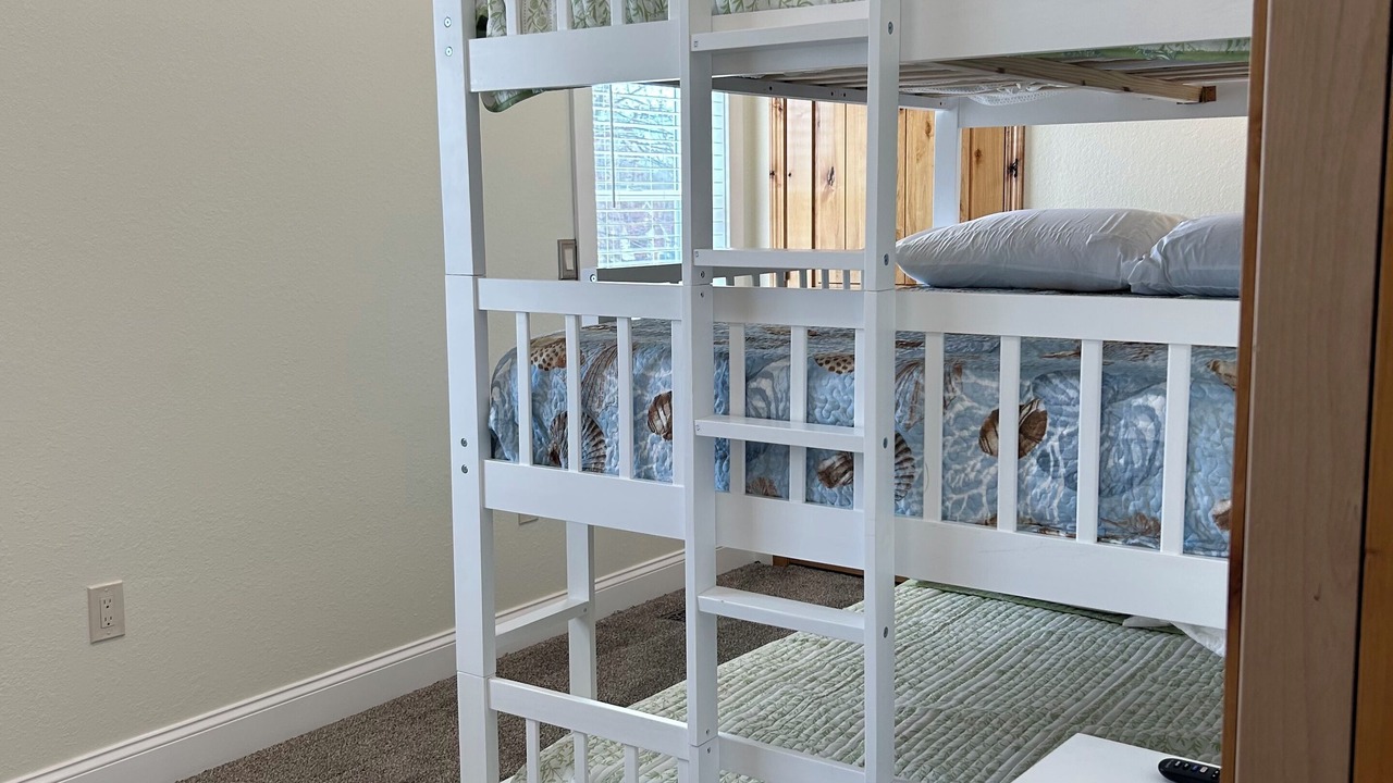 Photo of Bedroom in Oak Harbor