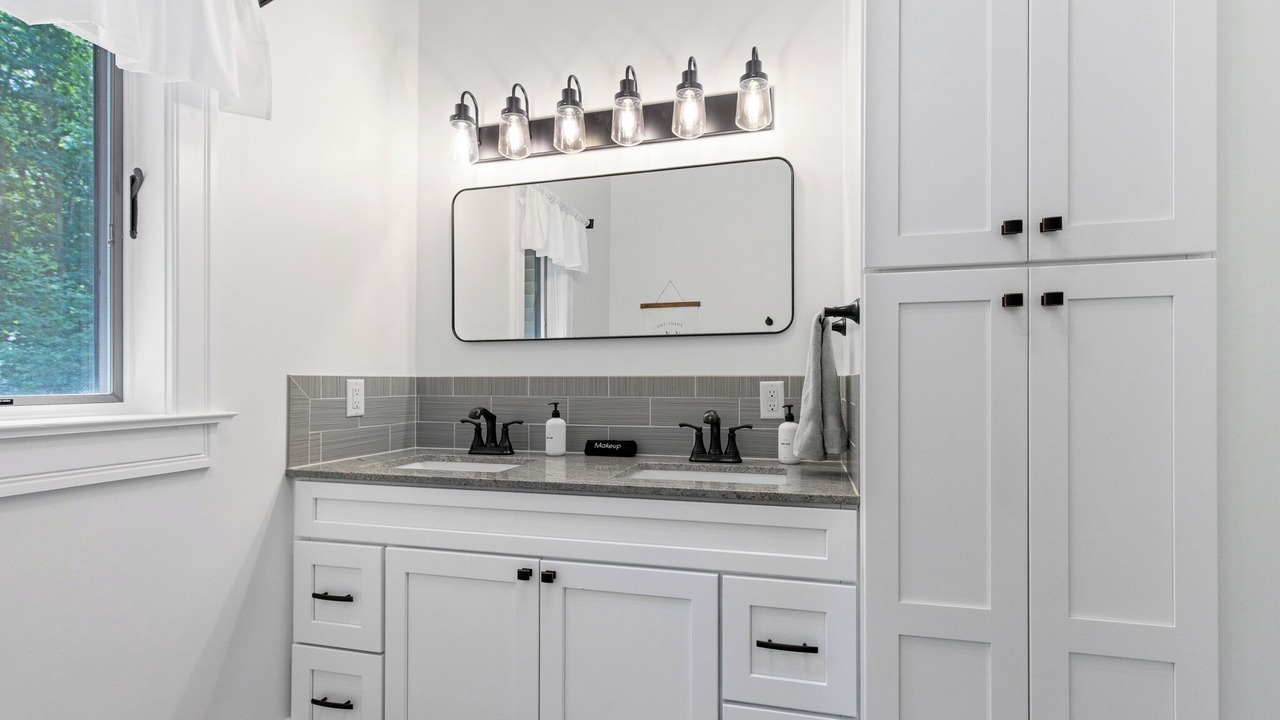 Photo of Bathroom in Rexmont
