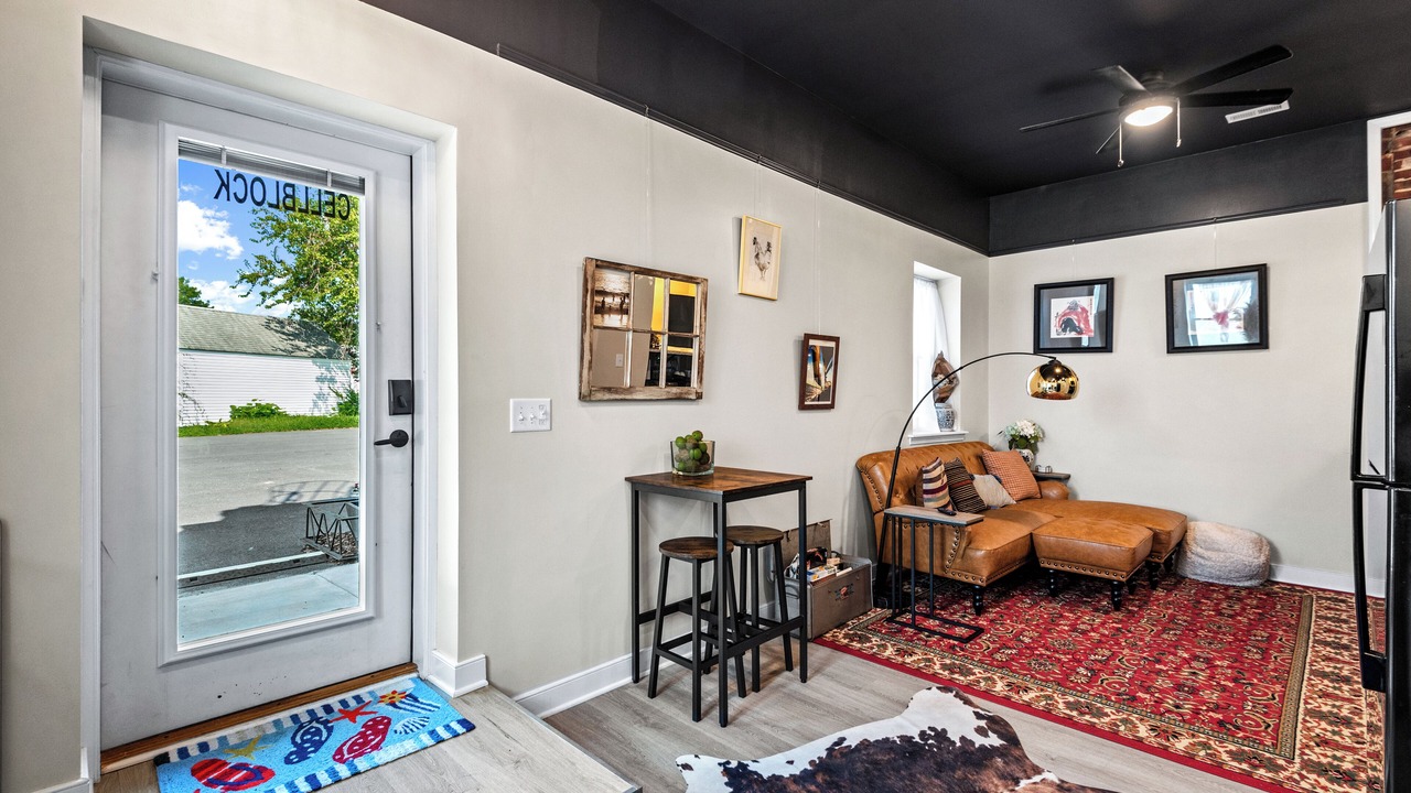 Photo of Livingroom in Issue