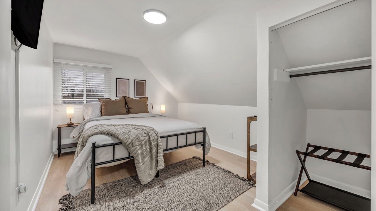 Photo of Bedroom in Berea
