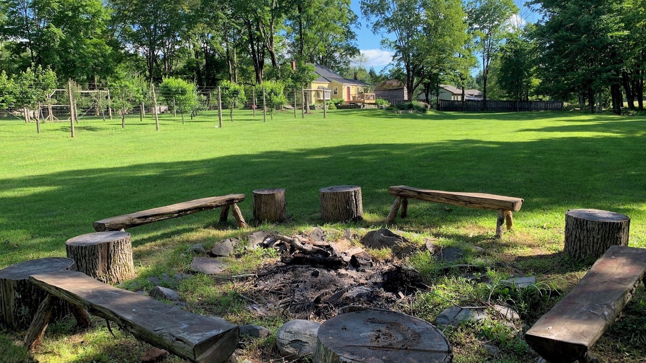 Photo of Outdoor in Town of Olive