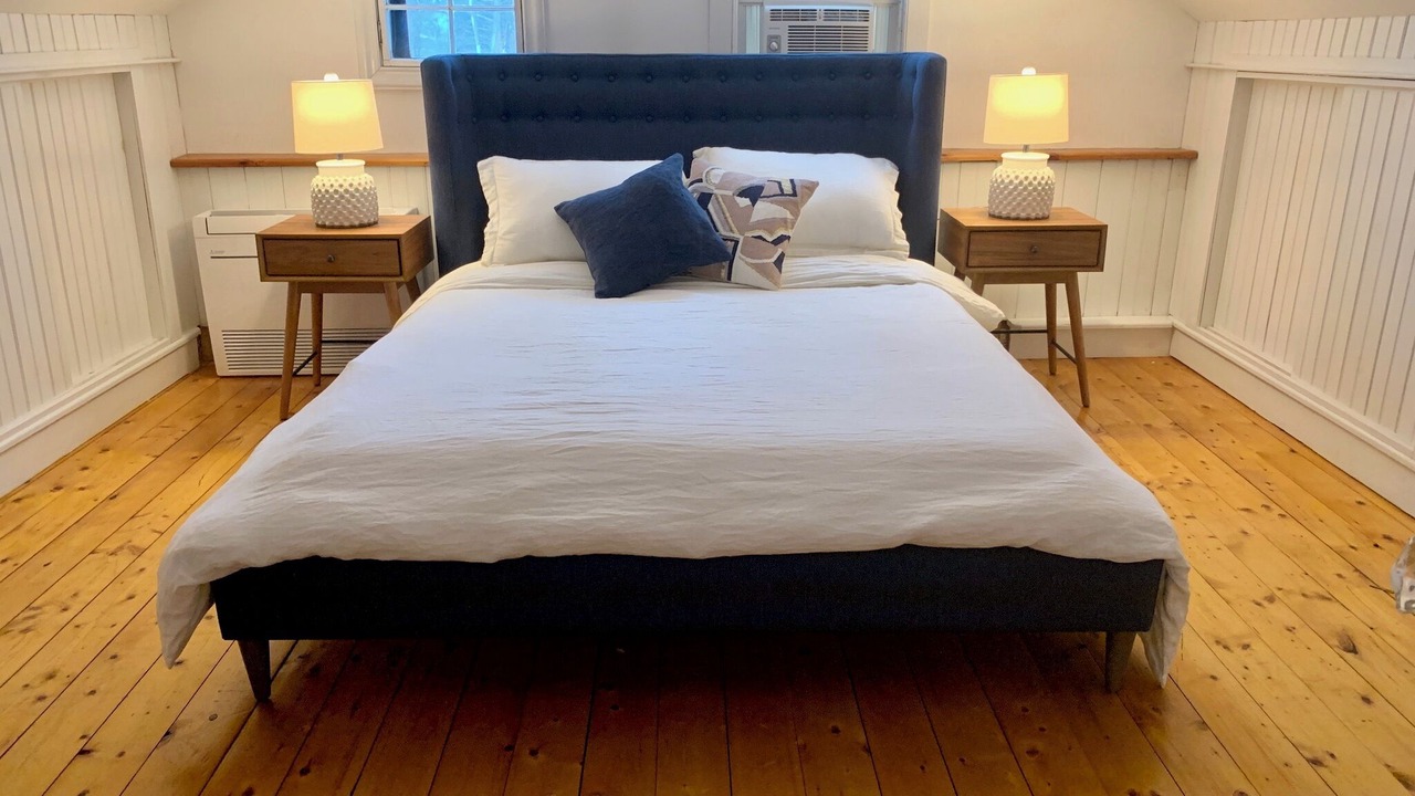 Photo of Bedroom in Town of Olive