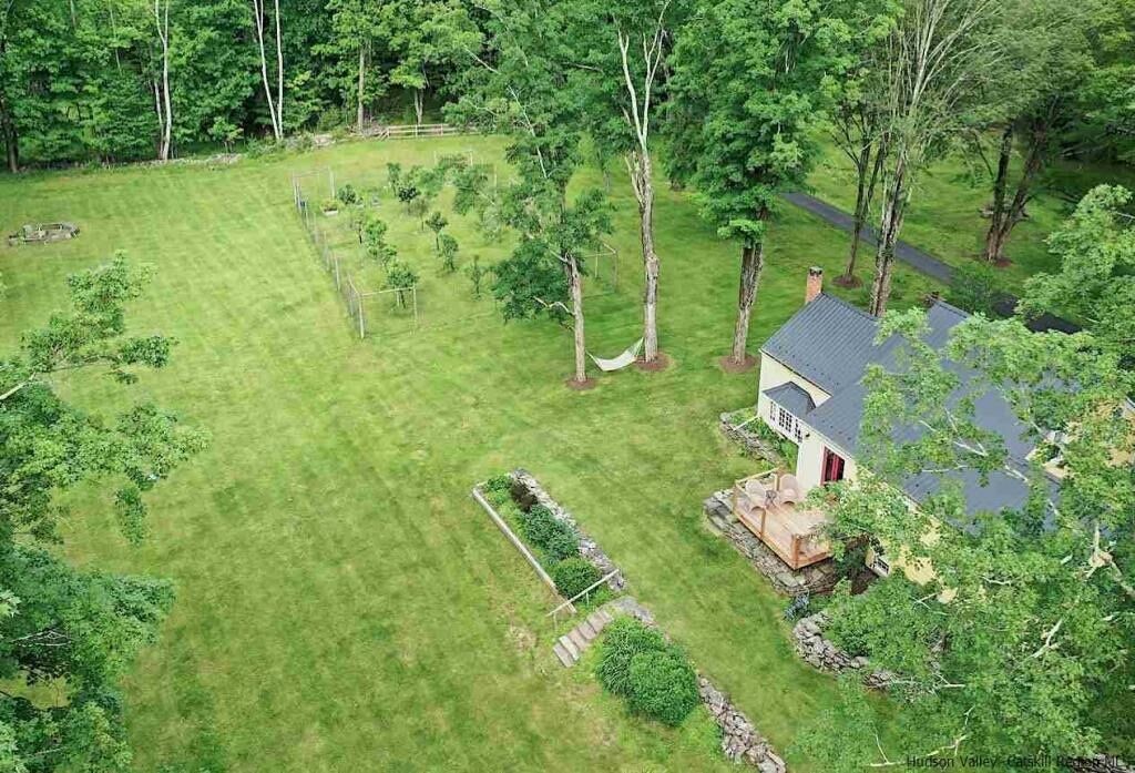 Photo of Outdoor in Town of Olive