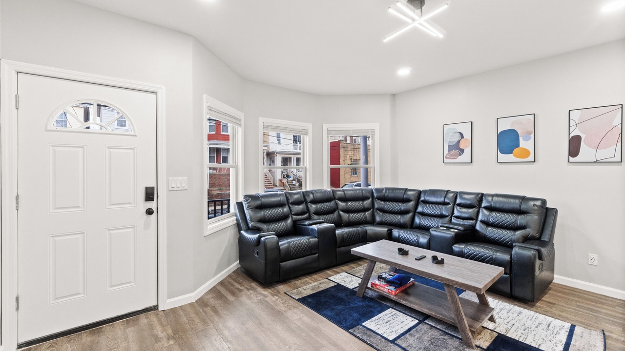 Photo of Livingroom in Constable Hook