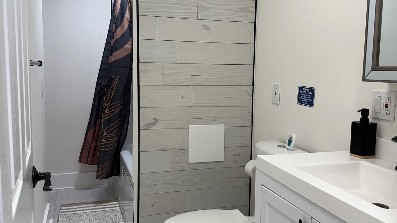 Photo of Bathroom in Orange