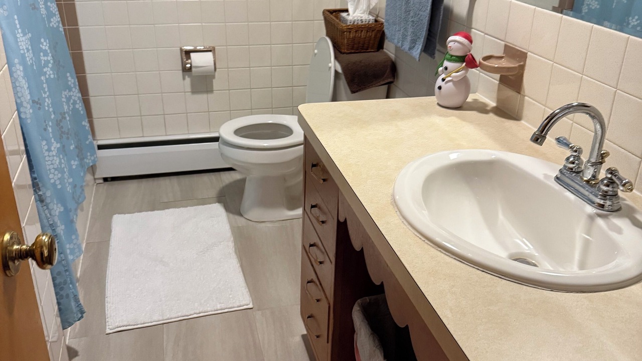 Photo of Bathroom in Punxsutawney