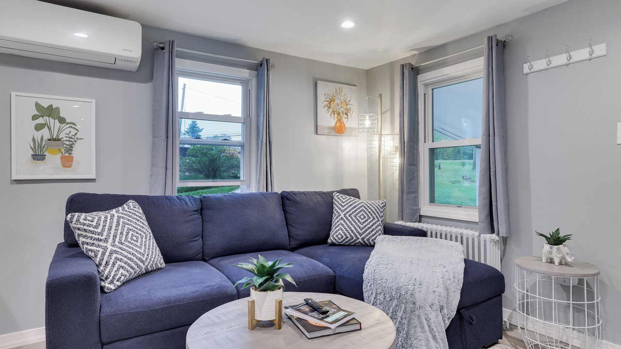 Photo of Livingroom in Tobyhanna