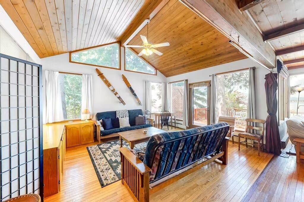 Photo of Livingroom in Sandpoint
