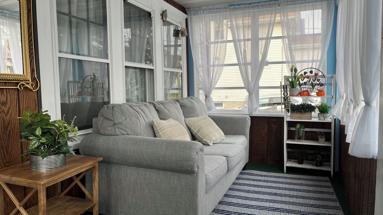Photo of Livingroom in Fords