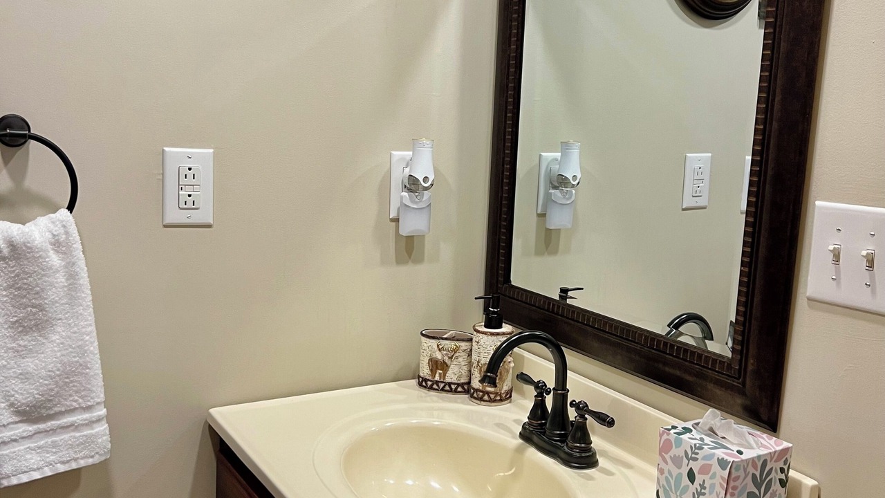 Photo of Bathroom in Yeaddiss