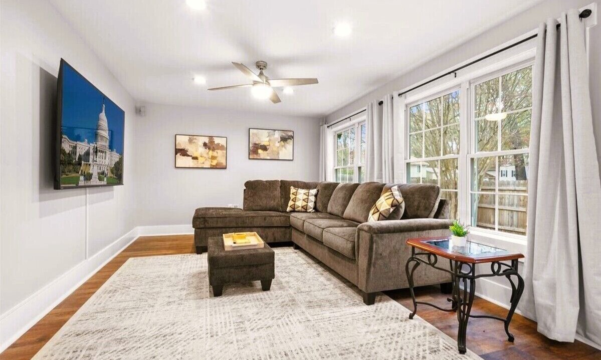 Photo of Livingroom in Fredericksburg