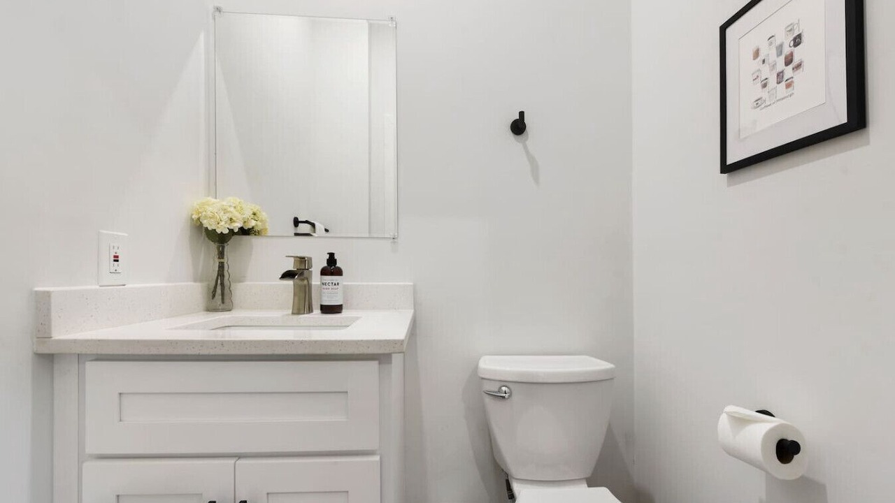 Photo of Bathroom in Lower Lawrenceville