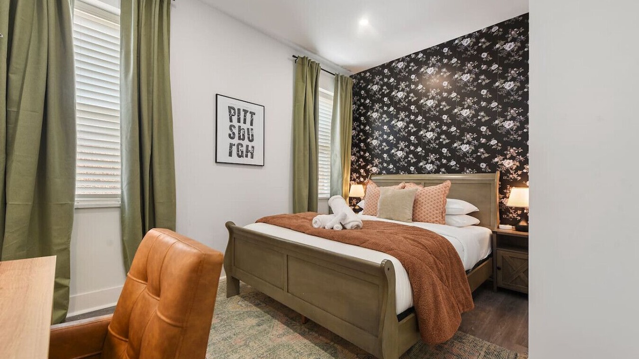 Photo of Bedroom in Lower Lawrenceville