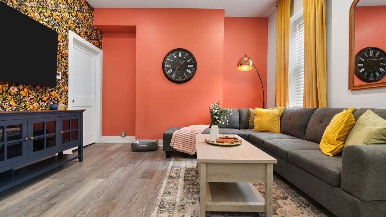 Photo of Livingroom in Lower Lawrenceville