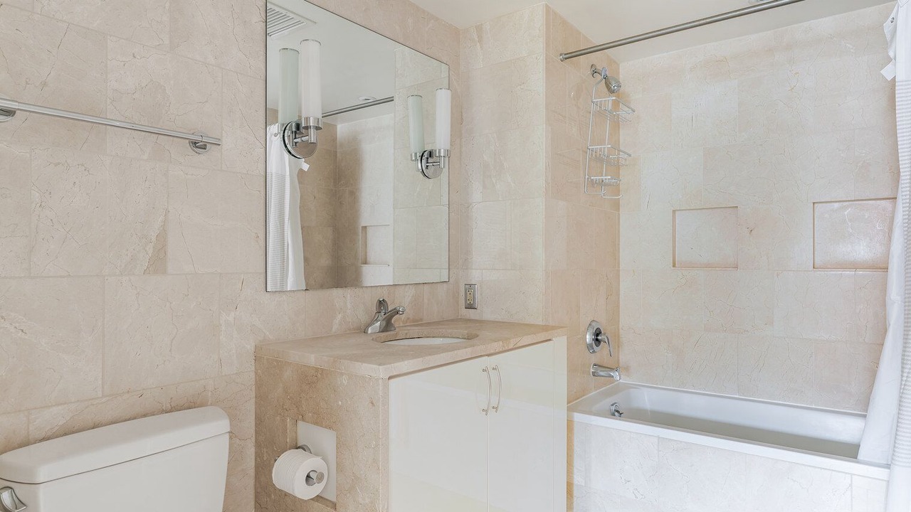 Photo of Bathroom in Penn Quarter