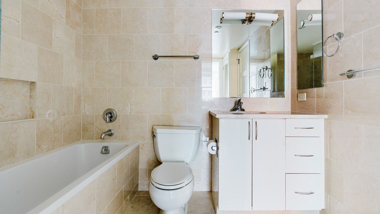 Photo of Bathroom in Penn Quarter