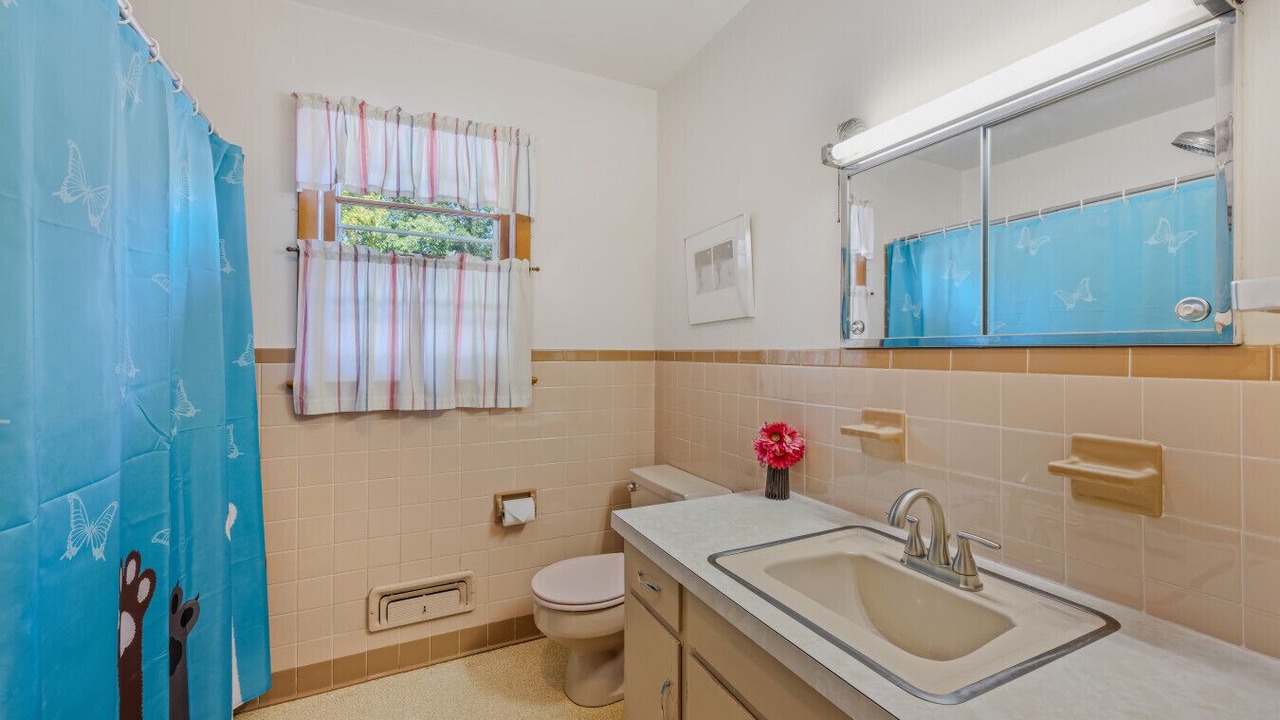 Photo of Bathroom in Berkeley Springs