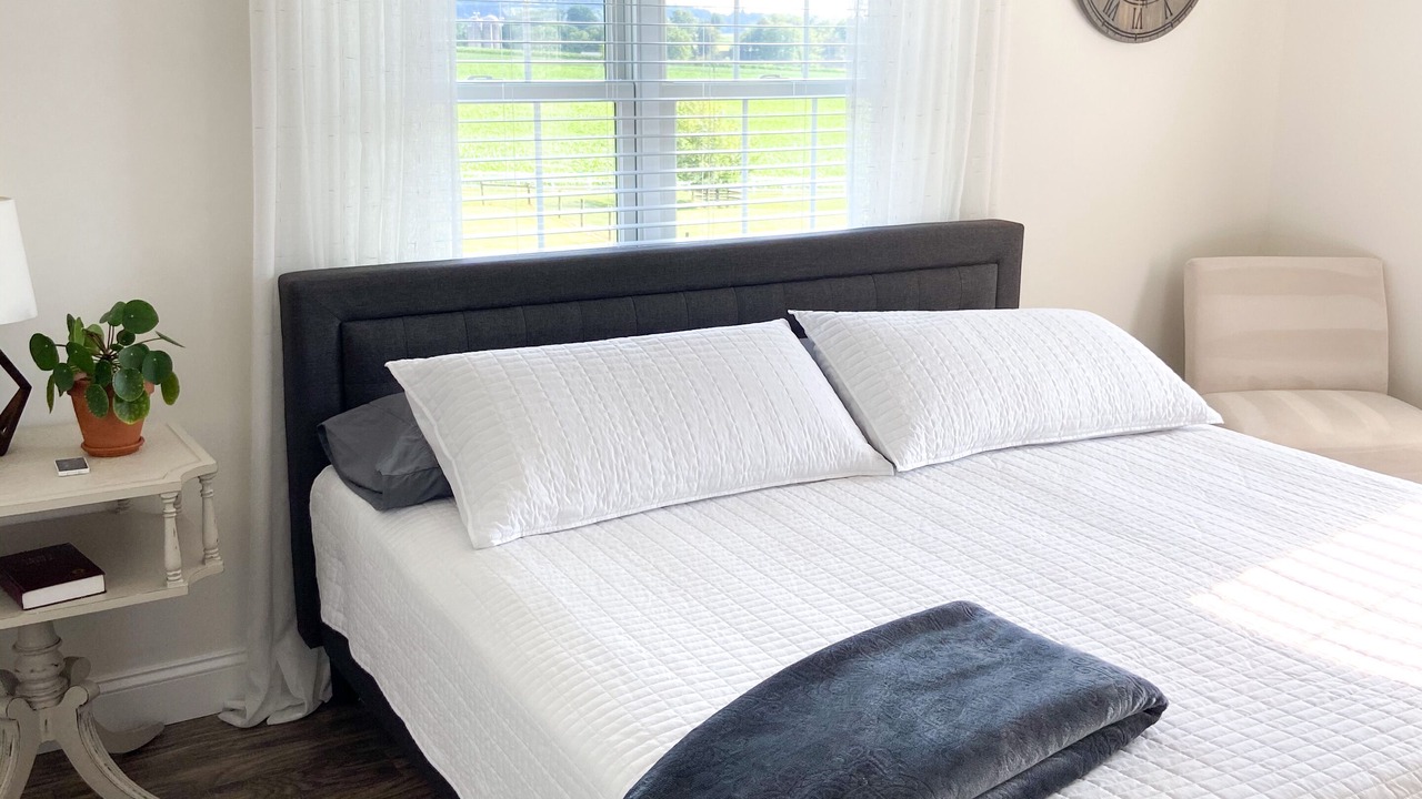 Photo of Bedroom in Gap