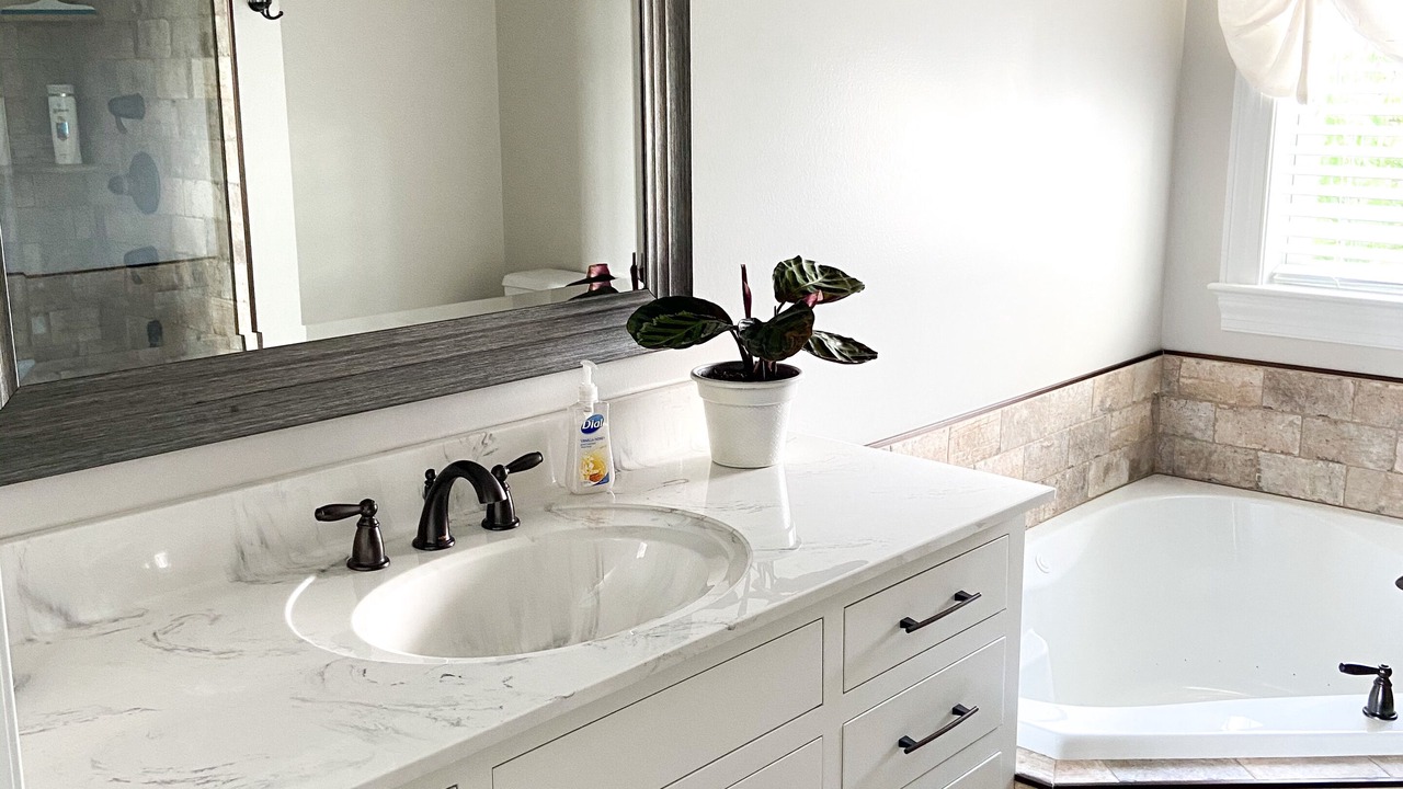 Photo of Bathroom in Gap