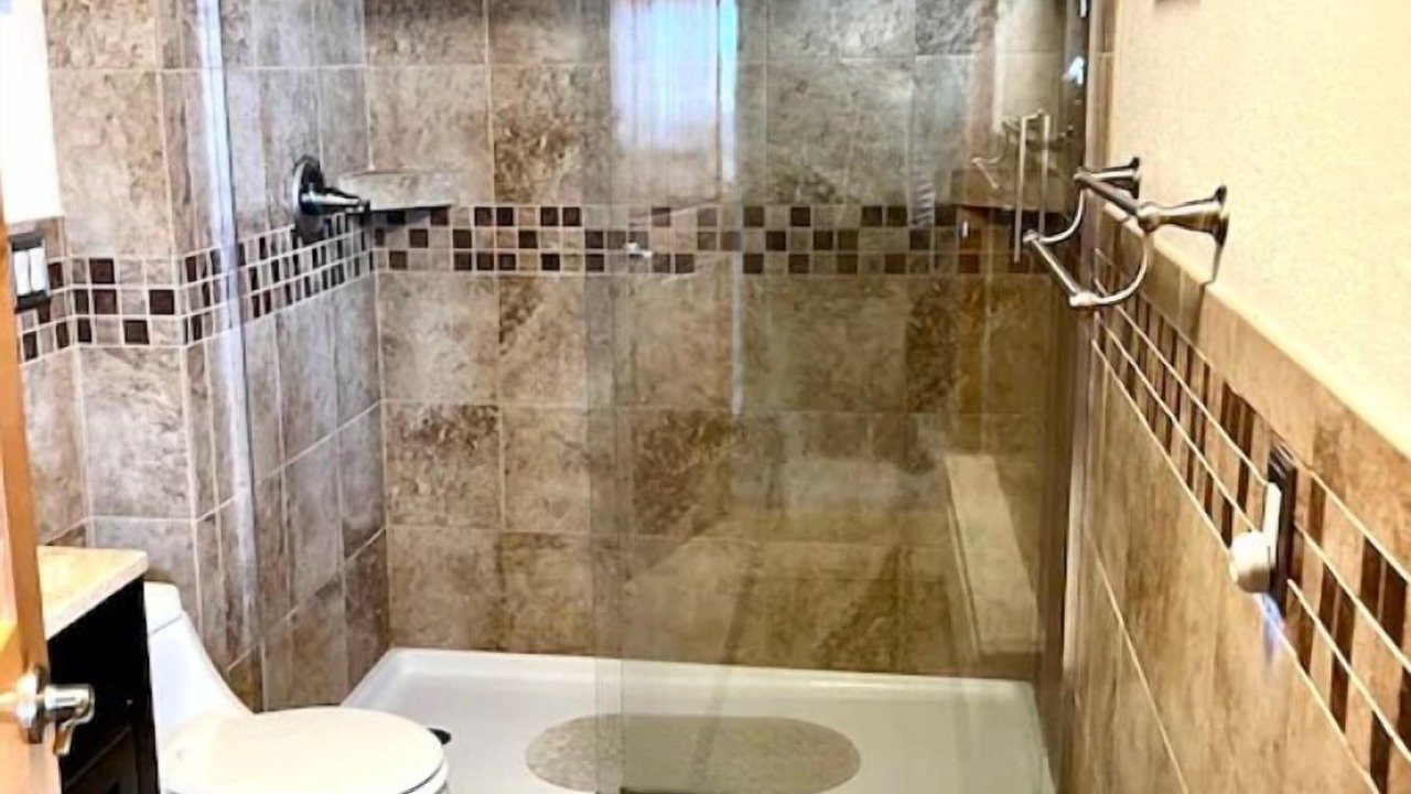 Photo of Bathroom in Oak Harbor