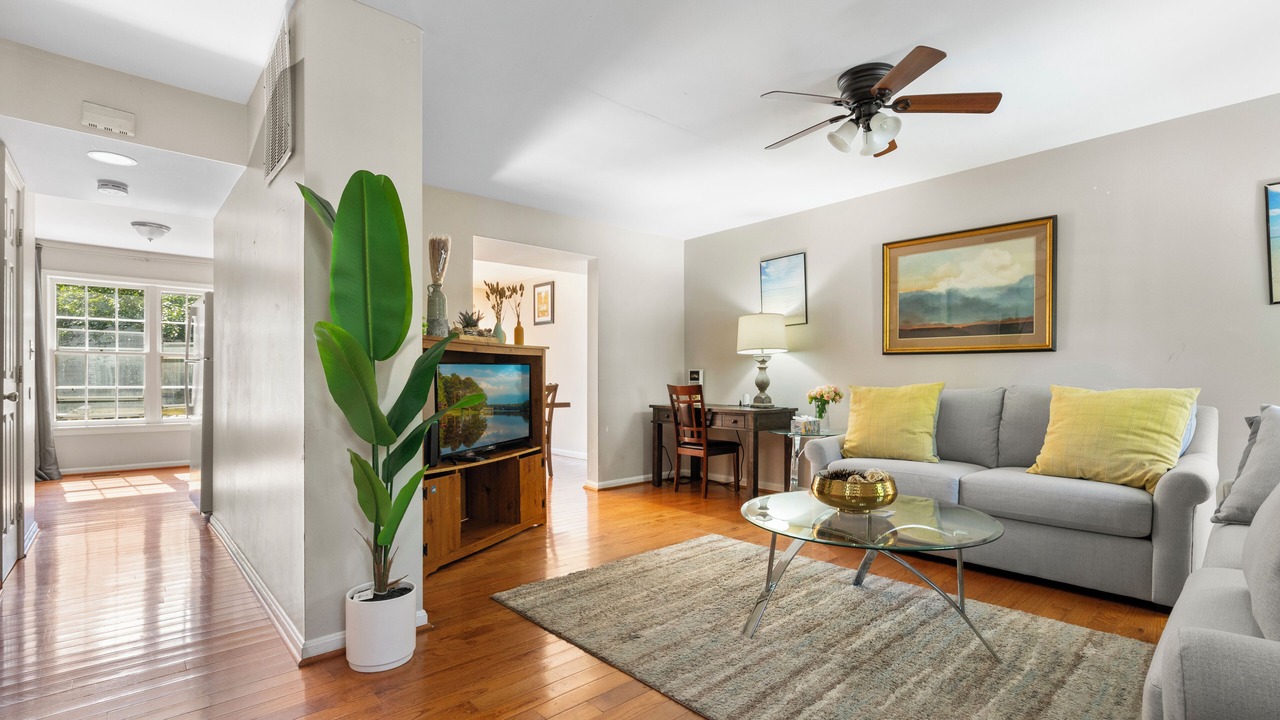 Photo of Livingroom in Montgomery Village