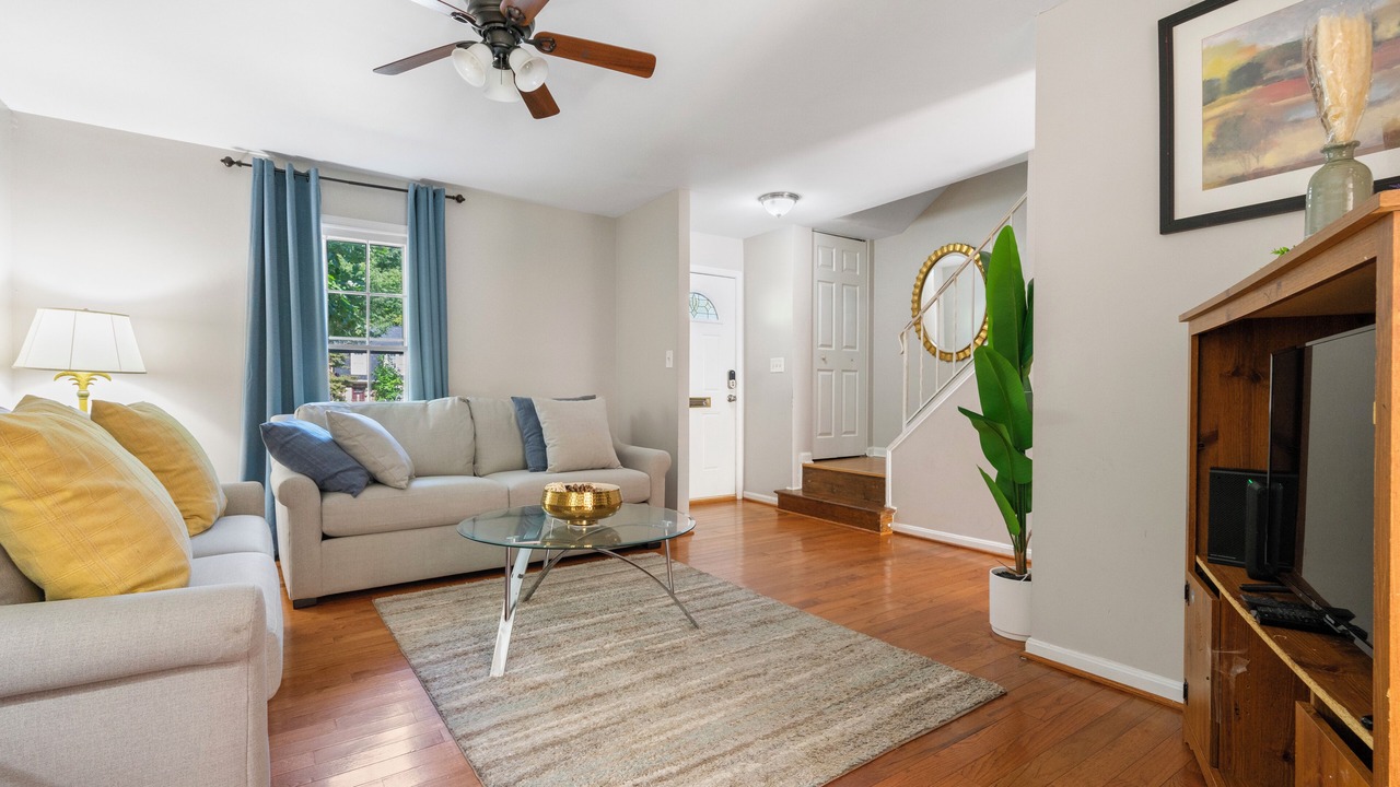 Photo of Livingroom in Montgomery Village