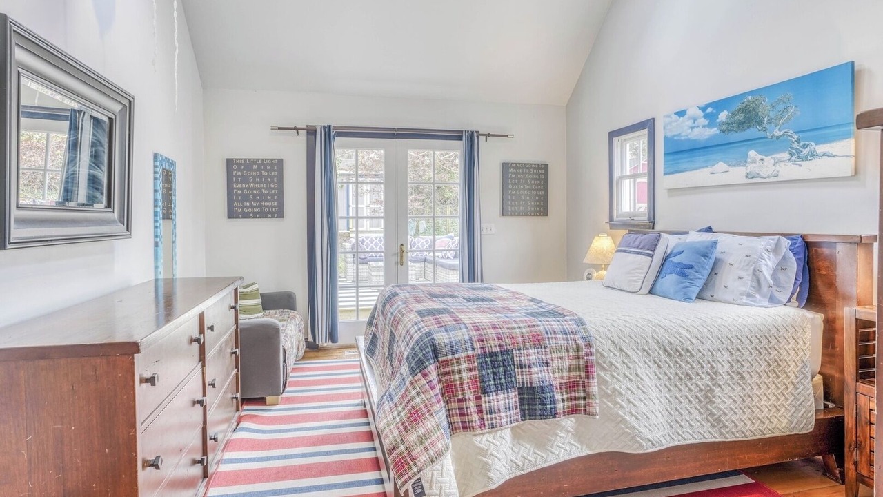 Photo of Bedroom in Historic District