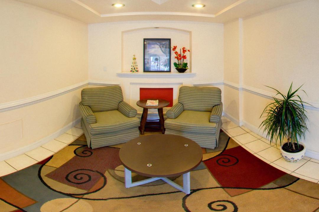 Photo of Livingroom in Central Newport News