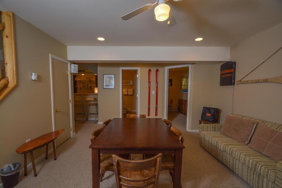 Photo of Livingroom in North Glade Hills