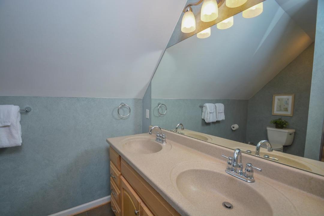 Photo of Bathroom in North Glade Hills