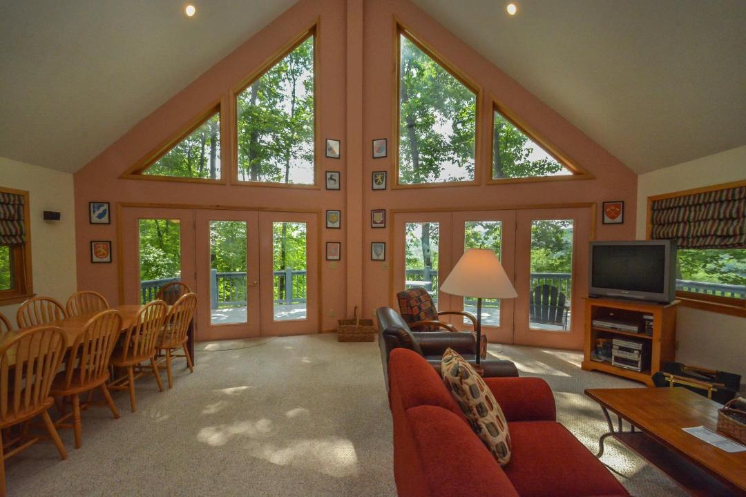 Photo of Livingroom in McHenry