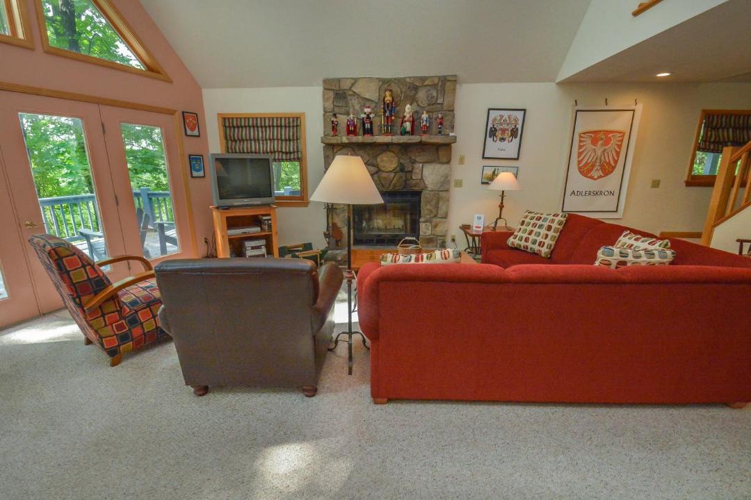 Photo of Livingroom in McHenry