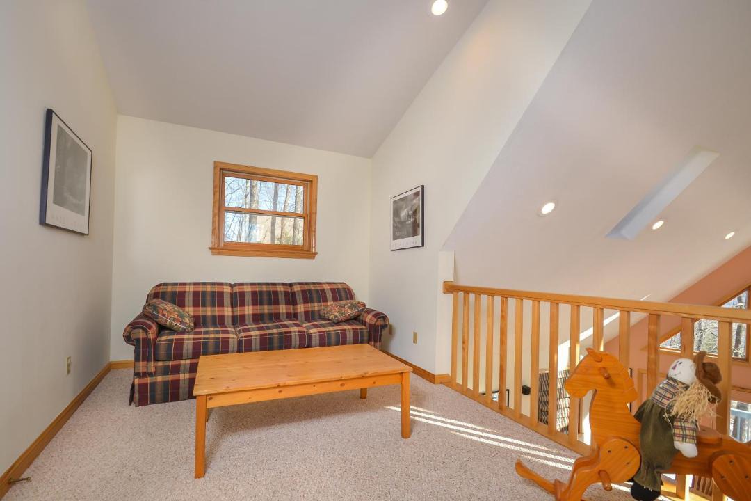 Photo of Livingroom in McHenry