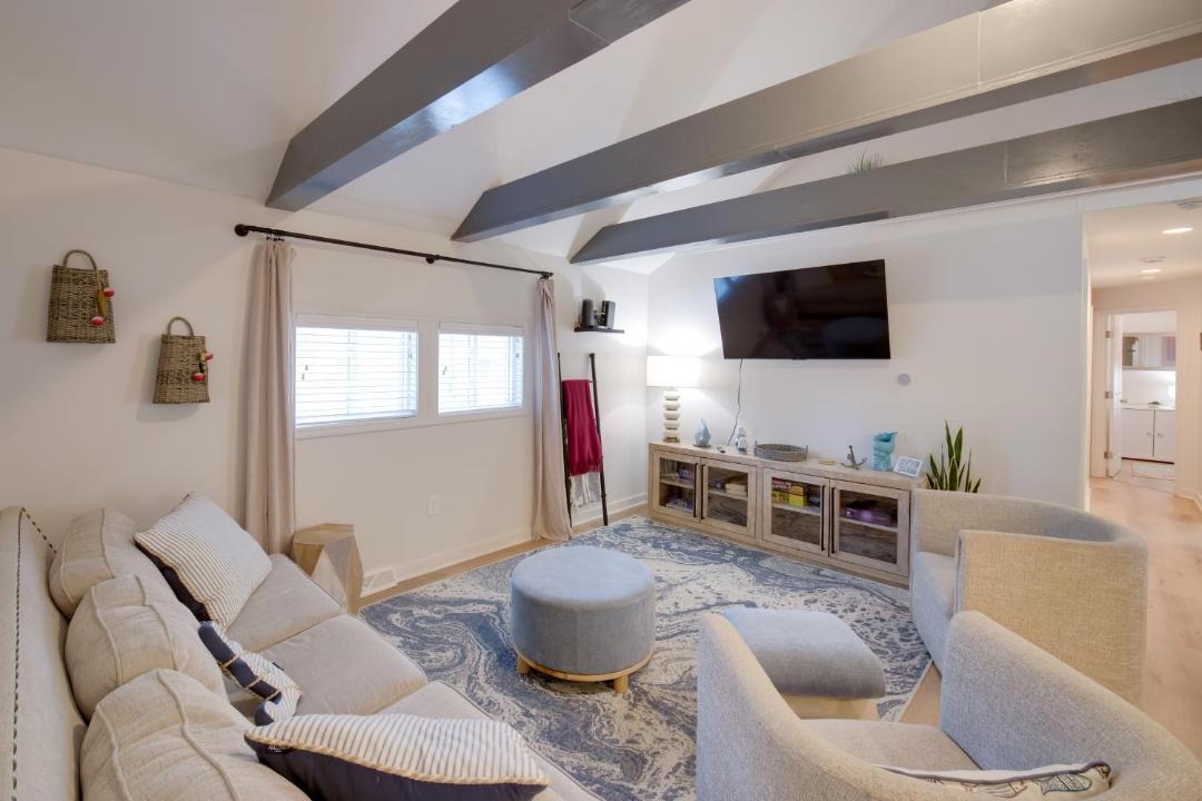 Photo of Livingroom in Erie