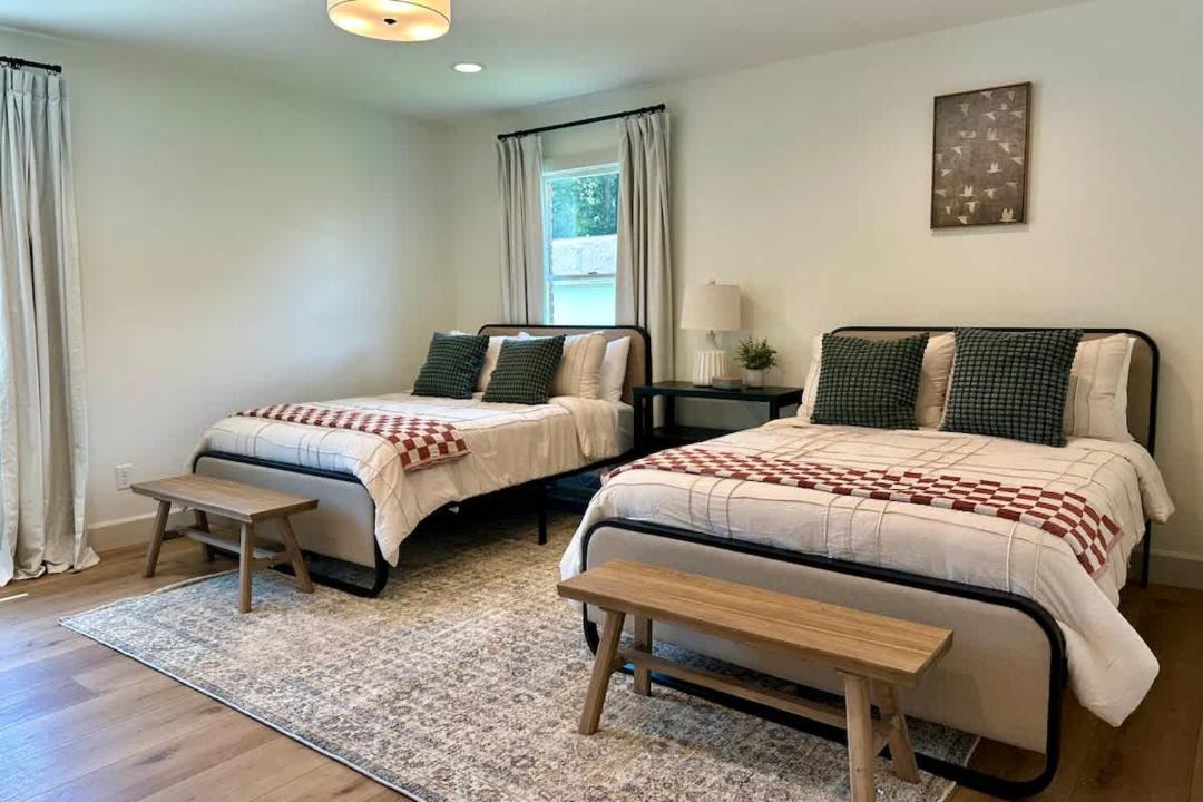 Photo of Bedroom in Winesburg