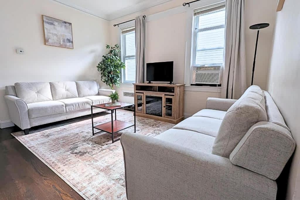 Photo of Livingroom in North Ironbound