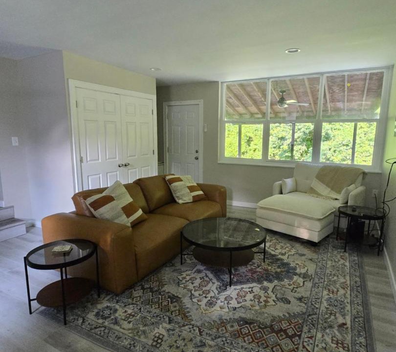 Photo of Livingroom in Roselawn Finance