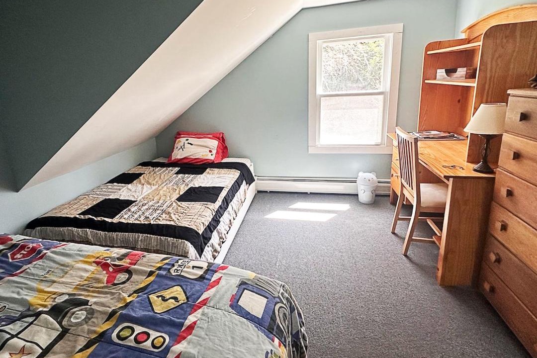 Photo of Bedroom in Lee