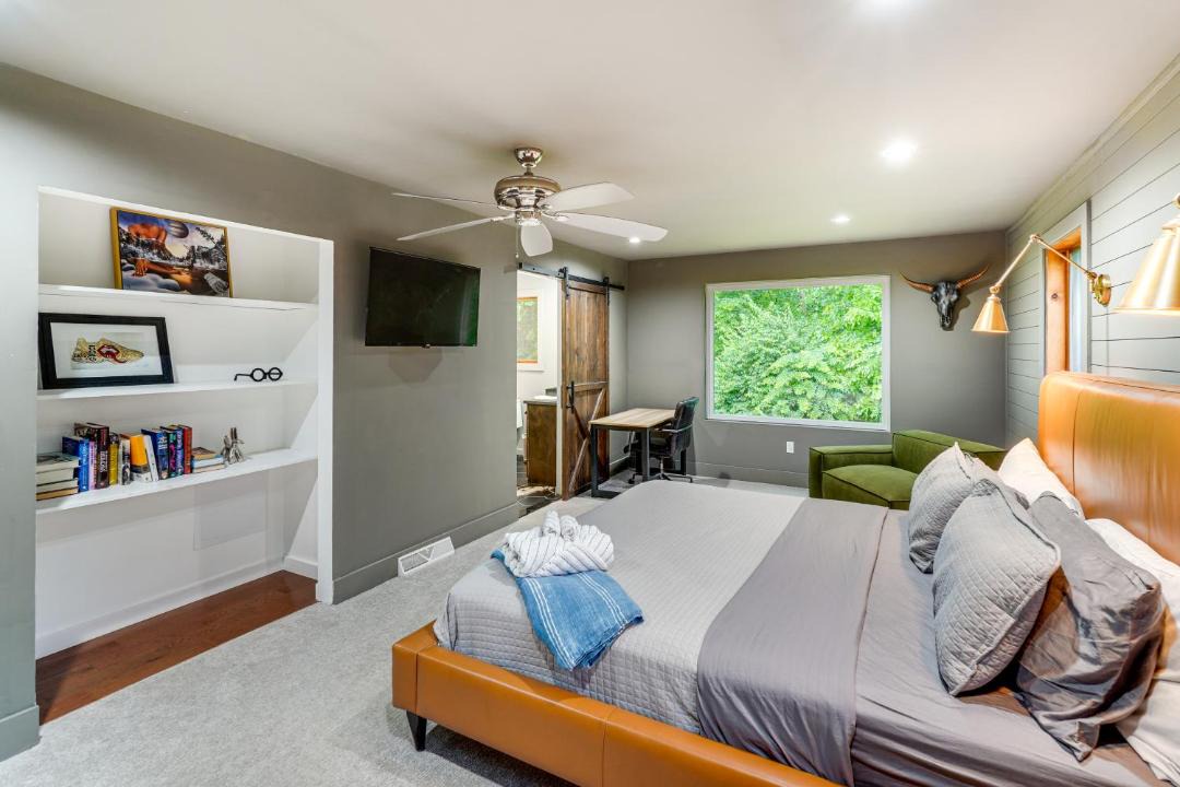 Photo of Bedroom in Falling Waters