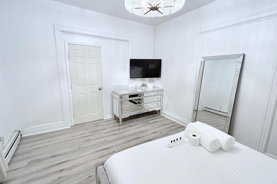 Photo of Bedroom in Forest Hill