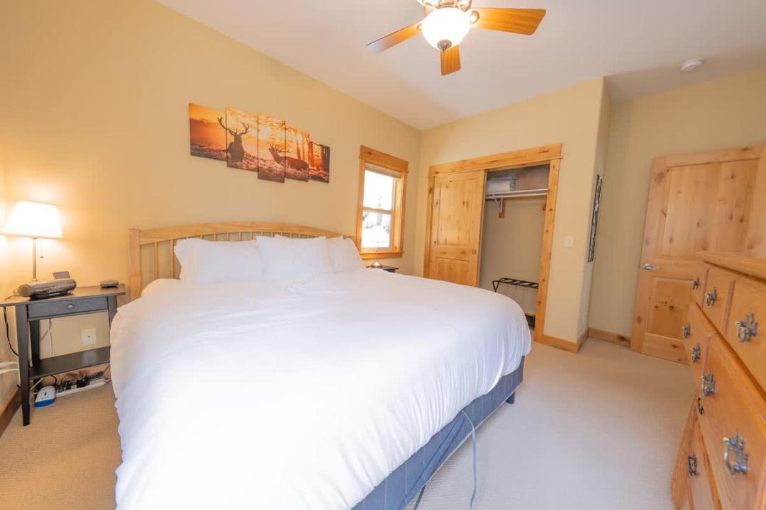 Photo of Bedroom in Loon Lake