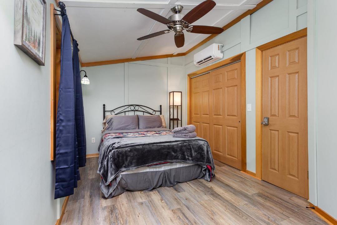 Photo of Bedroom in Logan