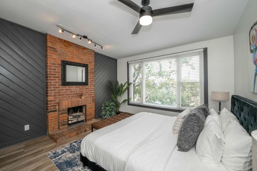 Photo of Bedroom in Mount Auburn
