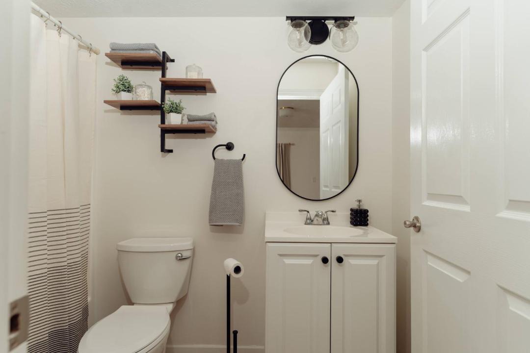 Photo of Bathroom in Conneaut Lakeshore