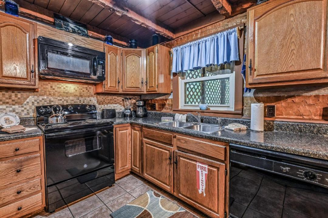 Photo of Kitchen in Gatlinburg - Pigeon Forge