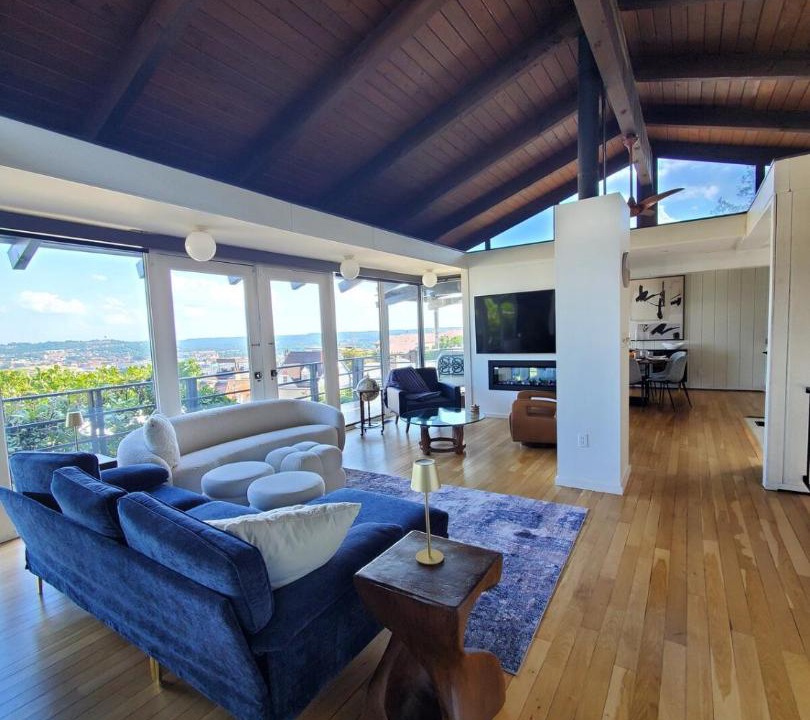 Photo of Livingroom in Mount Adams