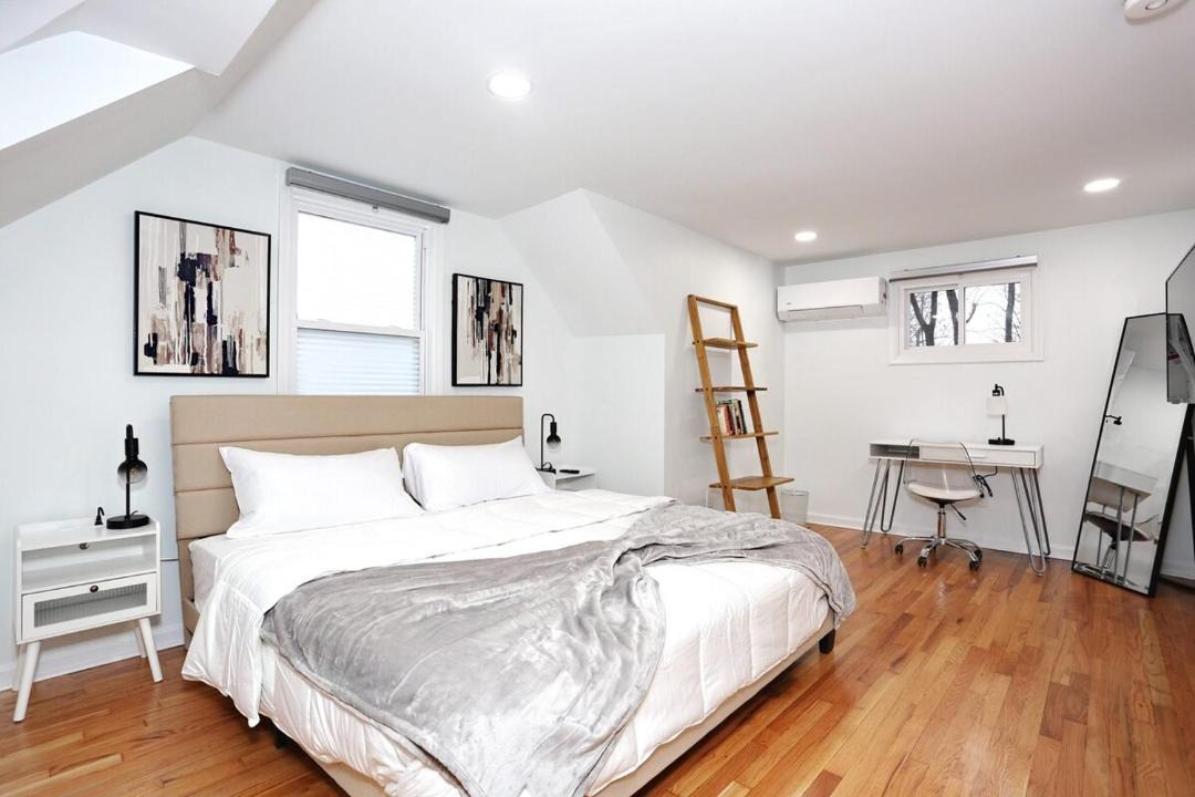 Photo of Bedroom in Bergenfield