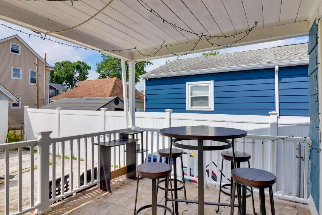 Photo of Patio Balcony in Hillside