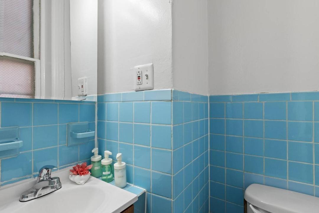 Photo of Bathroom in Chinatown