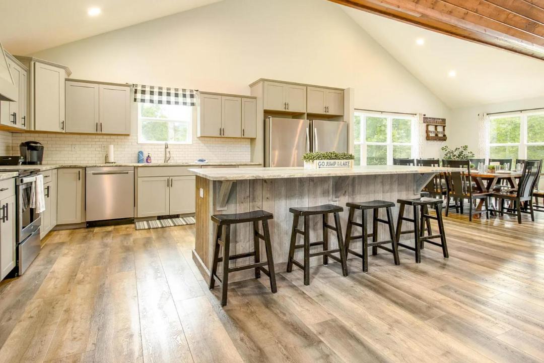 Photo of Kitchen in Lakeside Estates